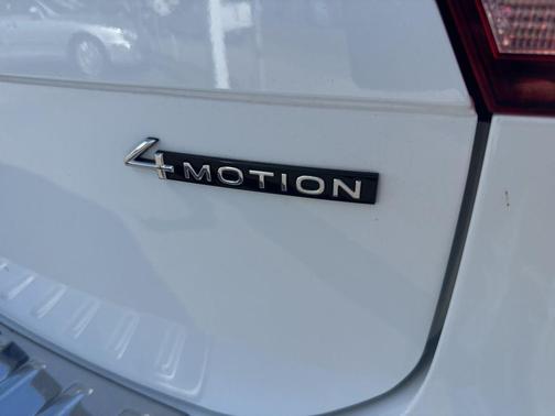 White 2022 Volkswagen Tiguan 2.0T SE 4MOTION