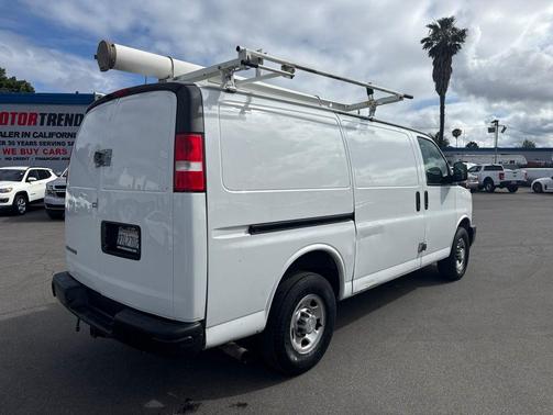 Summit White 2019 Chevrolet Express 2500 Work Van