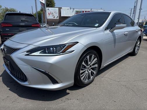 2019 Lexus ES 300h Base