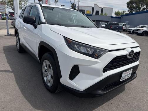 2020 Toyota RAV4 LE