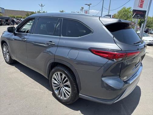 2020 Toyota Highlander Hybrid Platinum