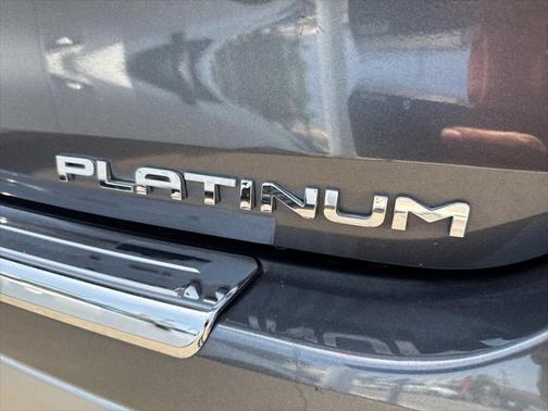 2020 Toyota Highlander Hybrid Platinum