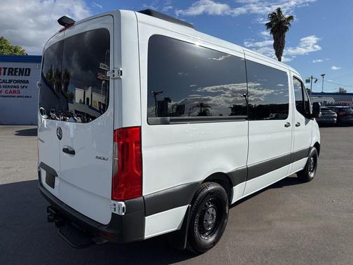 White 2021 Mercedes-Benz Sprinter 1500 High Roof I4