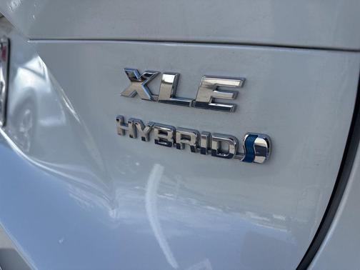 Blizzard Pearl 2022 Toyota Venza XLE