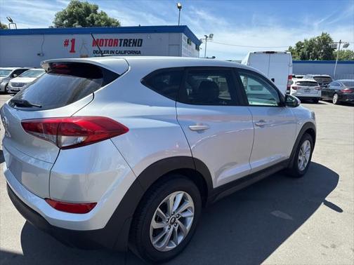 2017 Hyundai TUCSON SE