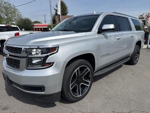 Silver Ice Metallic 2020 Chevrolet Suburban LT