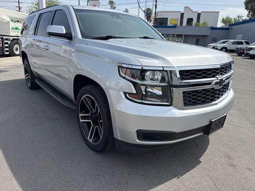 Silver Ice Metallic 2020 Chevrolet Suburban LT