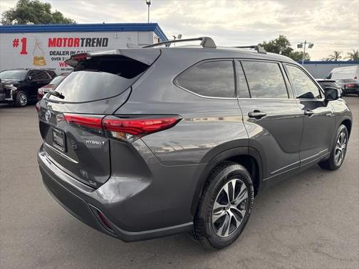 2021 Toyota Highlander Hybrid XLE