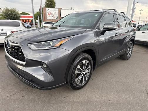 2021 Toyota Highlander Hybrid XLE