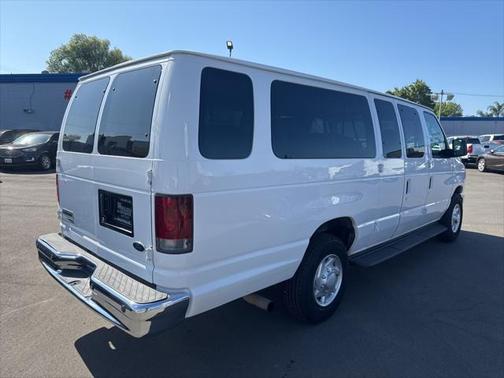 2008 Ford E350 Super Duty XL Wagon