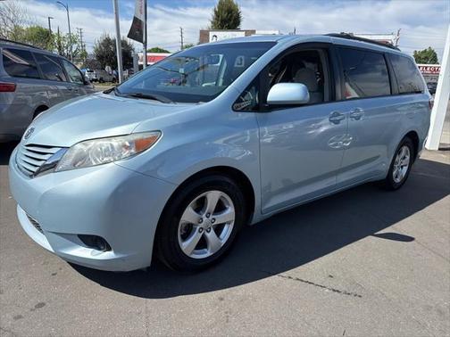 2015 Toyota Sienna LE