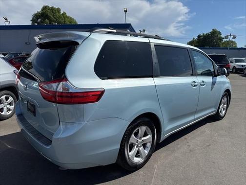 2015 Toyota Sienna LE