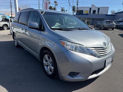 2015 Toyota Sienna LE