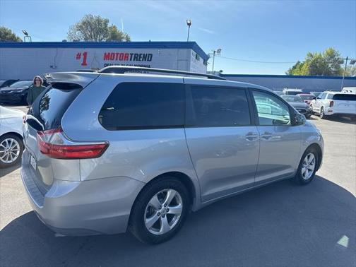 2015 Toyota Sienna LE
