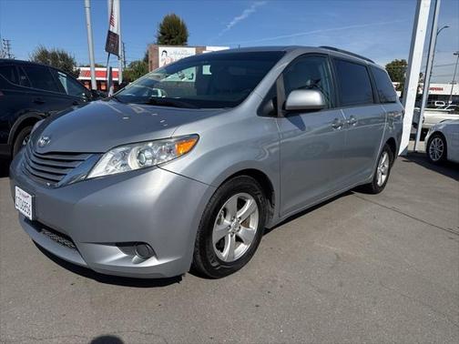 2015 Toyota Sienna LE
