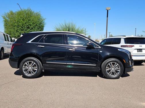 Stellar Black Metallic 2022 Cadillac XT5 Premium Luxury
