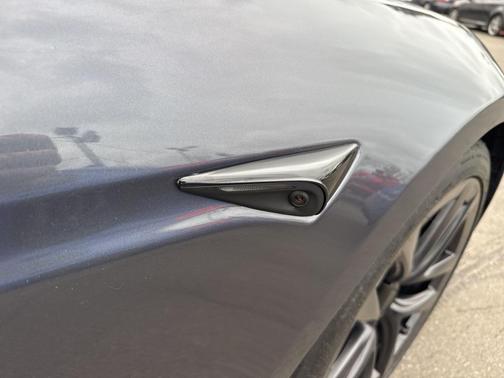 2023 Tesla Model S Plaid