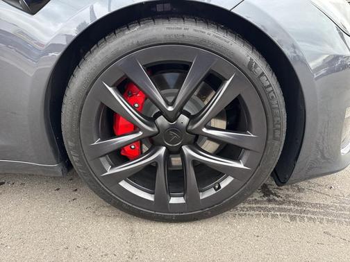 2023 Tesla Model S Plaid