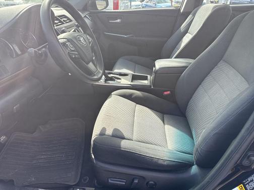 Midnight Black Metallic 2016 Toyota Camry LE