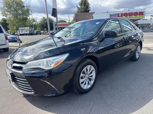 Midnight Black Metallic 2016 Toyota Camry LE