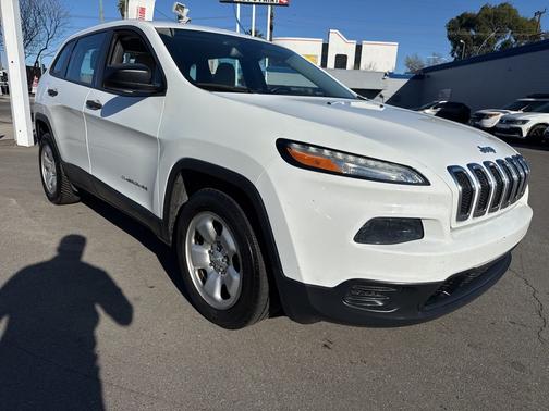 Bright White Clearcoat 2016 Jeep Cherokee Sport