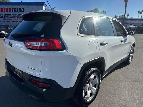 Bright White Clearcoat 2016 Jeep Cherokee Sport