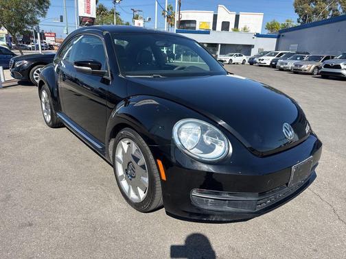 Black Uni 2012 Volkswagen Beetle 2.5L