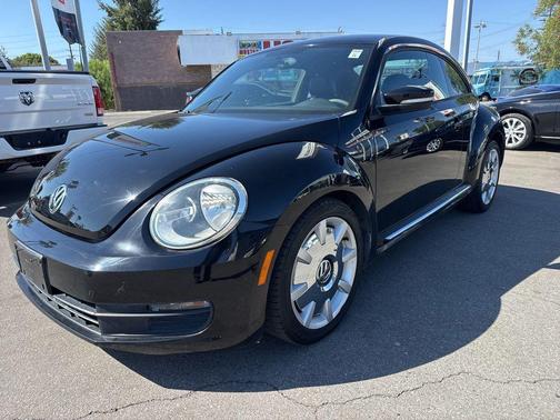 Black Uni 2012 Volkswagen Beetle 2.5L