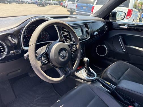 Black Uni 2012 Volkswagen Beetle 2.5L