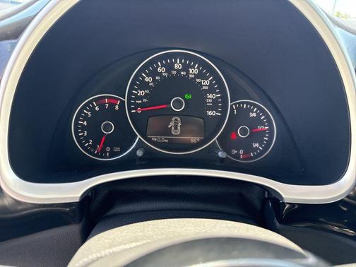 Black Uni 2012 Volkswagen Beetle 2.5L