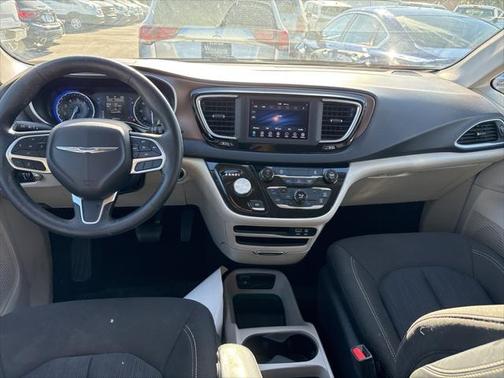 2020 Chrysler Voyager L