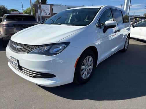 2020 Chrysler Voyager L