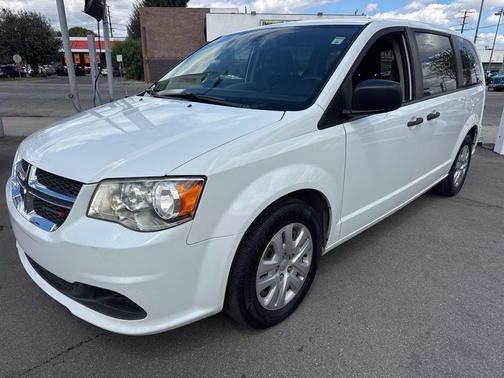 White Knuckle Clearcoat 2019 Dodge Grand Caravan SE