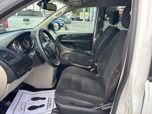 White Knuckle Clearcoat 2019 Dodge Grand Caravan SE