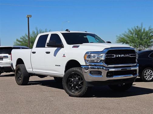 2020 RAM 2500 Tradesman Crew Cab 4X4 6'4' Box