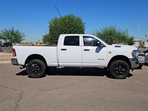 2020 RAM 2500 Tradesman Crew Cab 4X4 6'4' Box