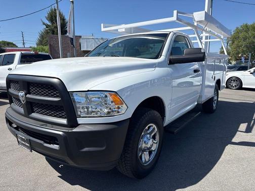 Bright White Clearcoat 2018 RAM 2500 Tradesman Regular Cab 4x2 8' Box