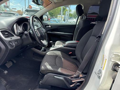 White 2016 Dodge Journey SXT