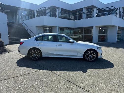 2021 BMW 330 i xDrive