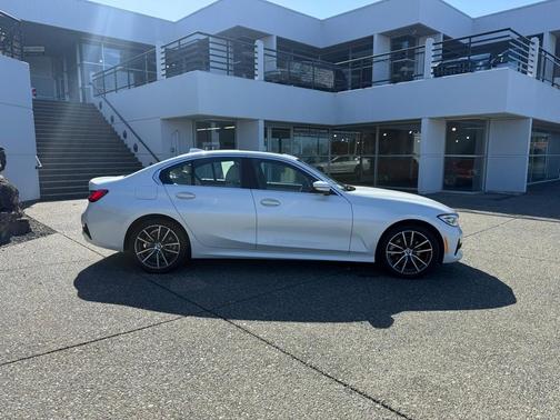 2021 BMW 330 i xDrive