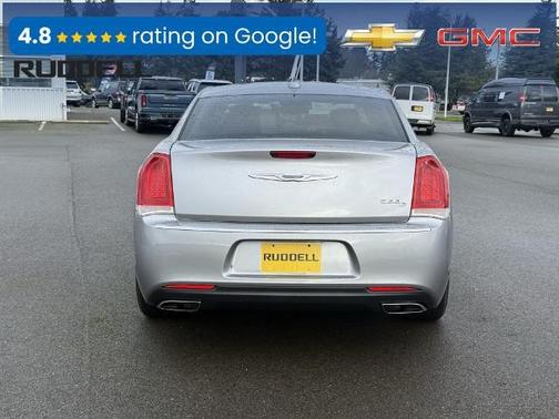 2016 Chrysler 300C Base