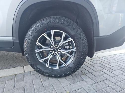2025 GMC Acadia AT4