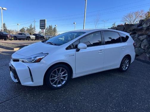2017 Toyota Prius v Three