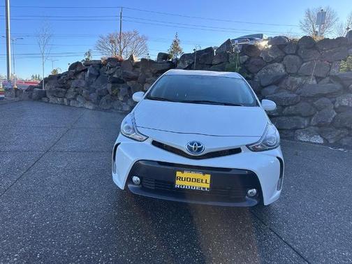 2017 Toyota Prius v Three