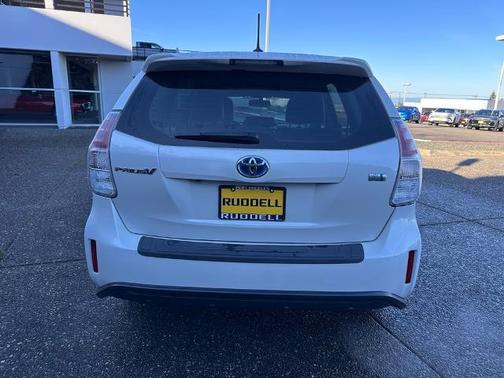 2017 Toyota Prius v Three