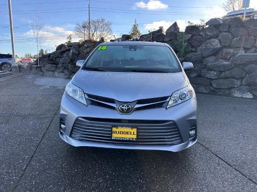 2018 Toyota Sienna XLE