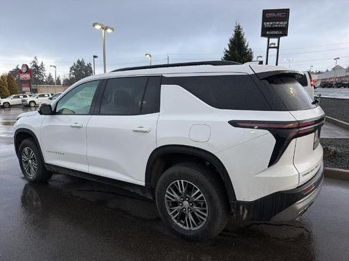 2024 Chevrolet Traverse LT