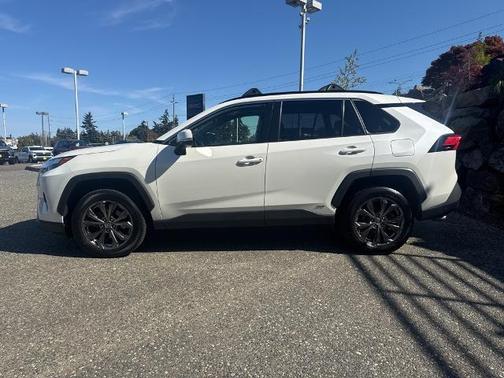 2022 Toyota RAV4 Hybrid XLE Premium