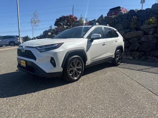 2022 Toyota RAV4 Hybrid XLE Premium