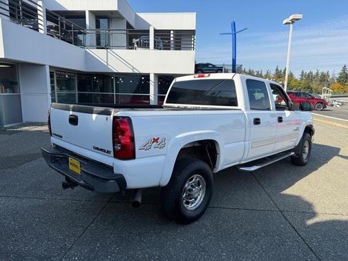 2004 Chevrolet Silverado 2500 LT H/D Crew Cab